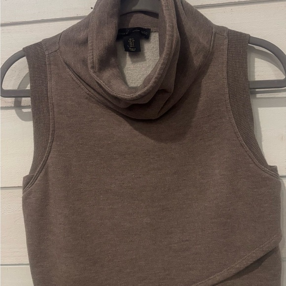House of Harlow 1960 Taupe Sleeveless Cowl Neck Sweater Cropped - Picture 5 of 13